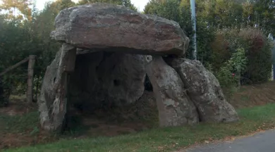 Dolmen-de-la-pierre-aux-fées-miré-49-pcu - ©Mairie-Miré