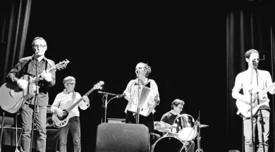 202504 Apéro Concert APE Oisseau groupe 15-45 - APE Oisseau