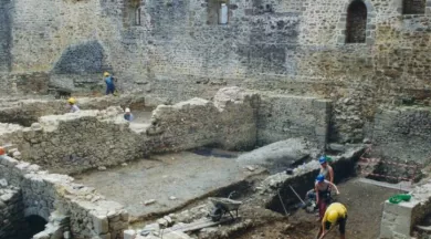 Fouilles archéologiques du château de Mayenne  - O.A. U.