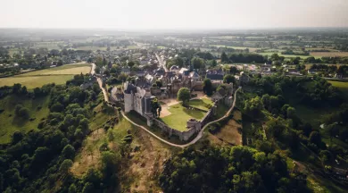 P47-CP-Mathieu_Lassalle_-_Vue_en_drone_de_Sainte_Suzanne_-_Mayenne_Tourisme-7493-800px - Mathieu_Lassalle_Mayenne_Tourisme