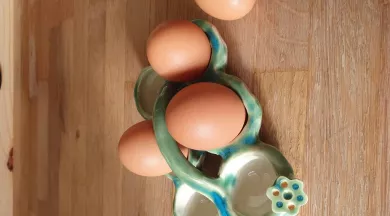 Viens fabriquer ton plateau à oeuf en céramique - Le Bocal
