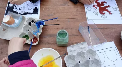 Atelier Peinture médiévale - ©Chateau de Sillé