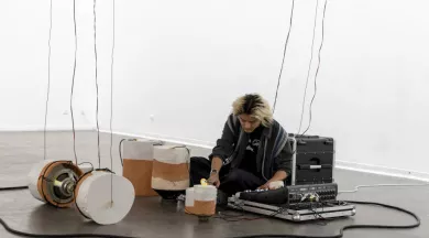 Hongli Wang, Tambours DIY & feedback     - © Georgina Corcy