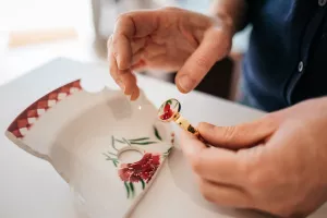 Bijoux avec le faïence de Malicorne