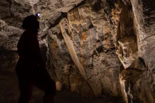 rochefort-frontale-grottes-de-saulges - Communauté de Communes des Coëvrons