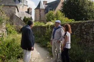 Visite_guidee_Sainte_Suzanne - 2BM