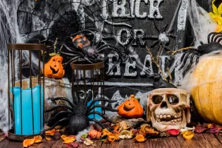 Halloween - canva