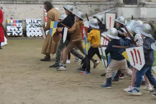 manoeuvre_bouclier - château de Ste Suzanne