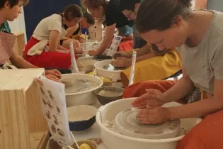 tournage + modelage adulte - le bocal - ©Le Bocal Atelier Céramique