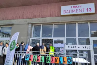 Vente de vélos d'occasion à la bourse aux vélos 2025 - Place au Vélo Laval