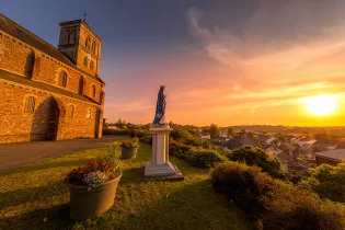 Montsûrs au coucher du soleil - Fabien Chere-Sparadrap53/Mayenne Tourisme