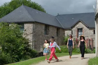 2024_famille_balade_sainte-suzanne  (4) - 2BS