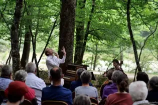 conte musical il était une feuille - ©LA COMPAGNIE QUART DE SOUPIR 