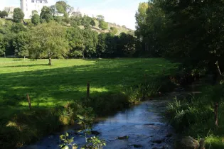 Sainte-Suzanne au fil de l'eau - Équipe du château de Sainte-Suzanne / CD53