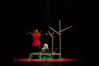 Rouge courroux les becs verseurs -  © laurent guizard