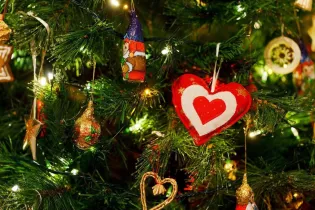 christmas-tree-83800_1280 - Freepik